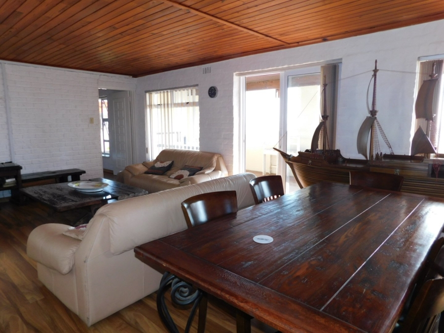 6 Bedroom Property for Sale in Mountainside Western Cape